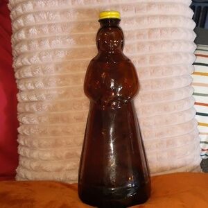 Vintage Mrs. Butterworth glass syrup bottle. 24 oz
